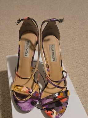 Steve Madden Purple Multi Floral Strappy Sandals